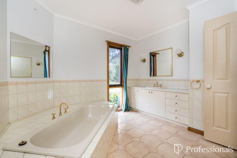 Photo - 12 Central Road, Hampton Park VIC 3976 - Image 5
