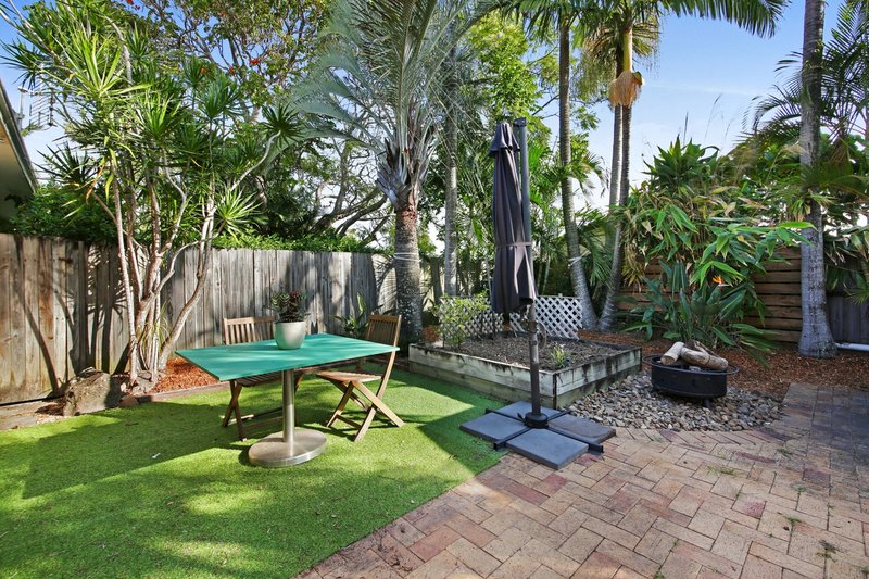 1/2 Chainey Avenue, Miami QLD 4220