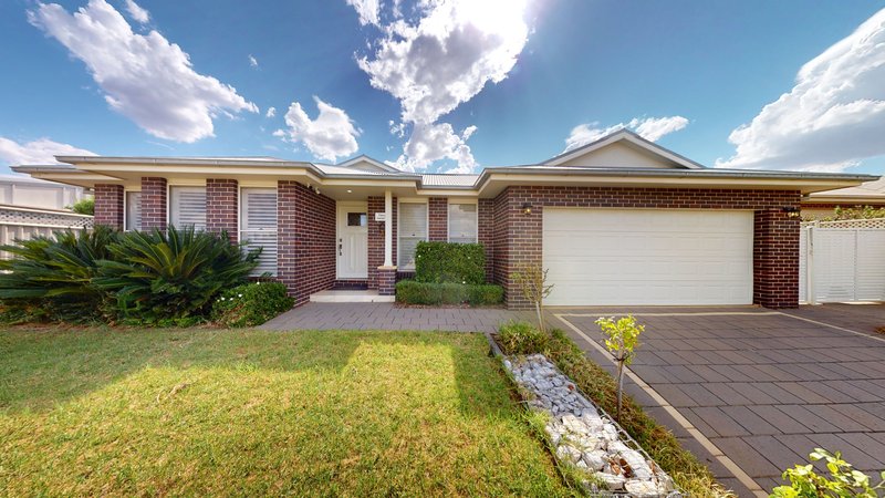 12 Champagne Drive, Dubbo NSW 2830