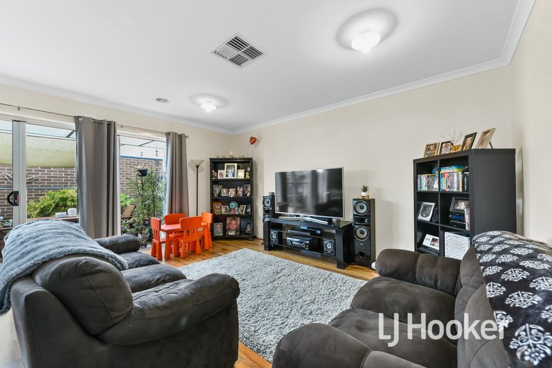 Photo - 12 Chancery Lane, Cranbourne East VIC 3977 - Image 2