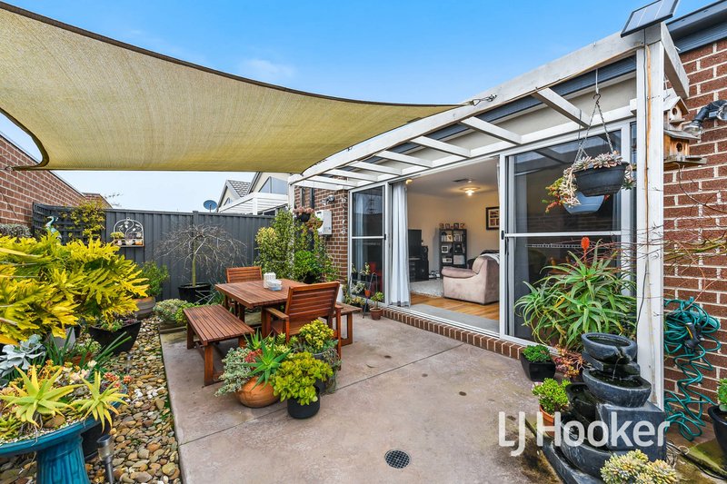 Photo - 12 Chancery Lane, Cranbourne East VIC 3977 - Image 7