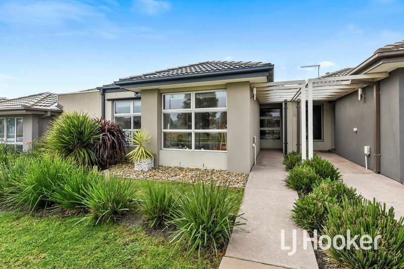 12 Chancery Lane, Cranbourne East VIC 3977