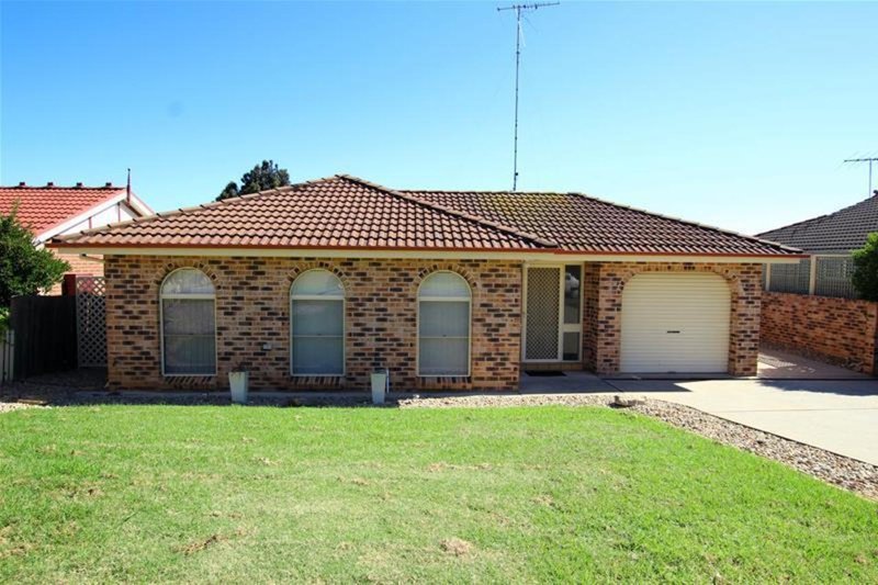 12 Channell Place, Mount Annan NSW 2567