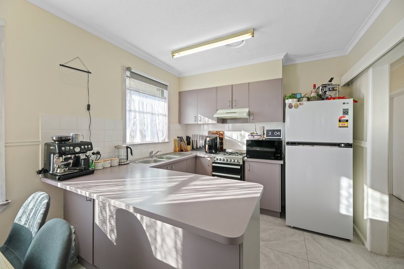 Photo - 12 Charles Street, Moe VIC 3825 - Image 4