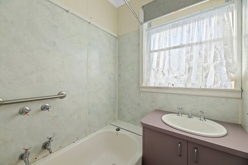 Photo - 12 Charles Street, Moe VIC 3825 - Image 7