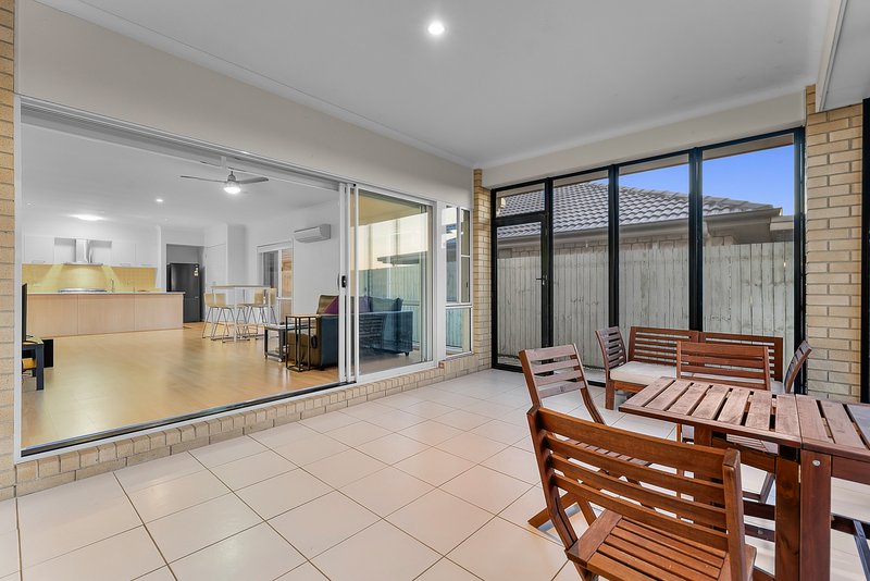 Photo - 12 Chase Crescent, North Lakes QLD 4509 - Image 2