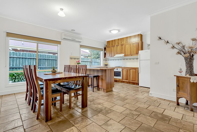 Photo - 12 Chelmsford Court, Craigieburn VIC 3064 - Image 8