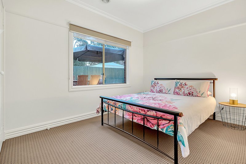 Photo - 12 Chelmsford Court, Craigieburn VIC 3064 - Image 15