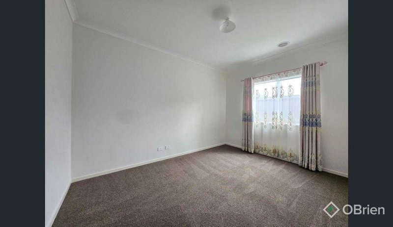 Photo - 12 Chevron Street, Tarneit VIC 3029 - Image 11