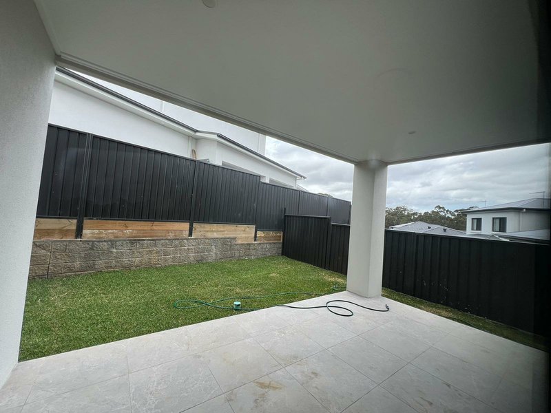 Photo - 12 Chinnocks Avenue, Campbelltown NSW 2560 - Image 15