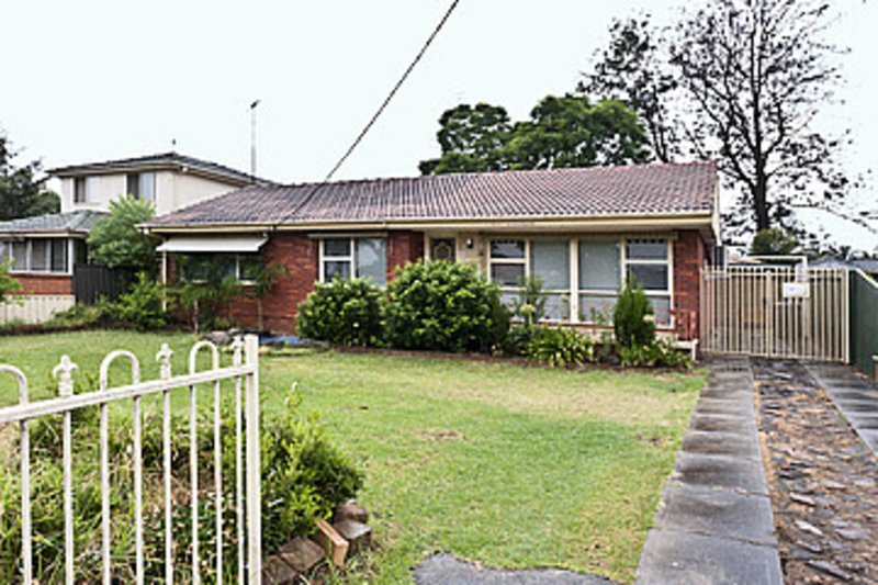 12 Christie Street, Minto NSW 2566