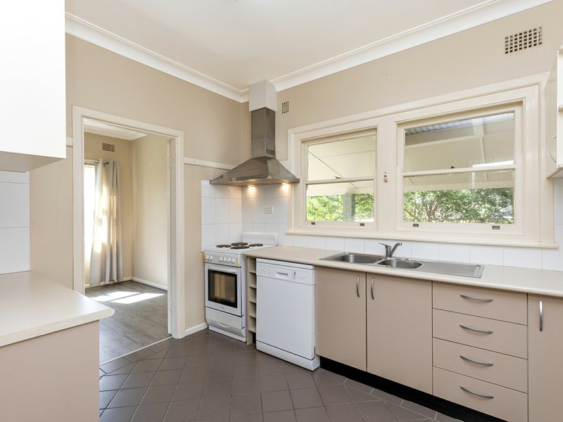 Photo - 12 Churchill Street, South Tamworth NSW 2340 - Image 2