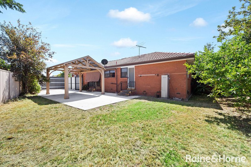 Photo - 12 Clarice Close, St Albans VIC 3021 - Image 11