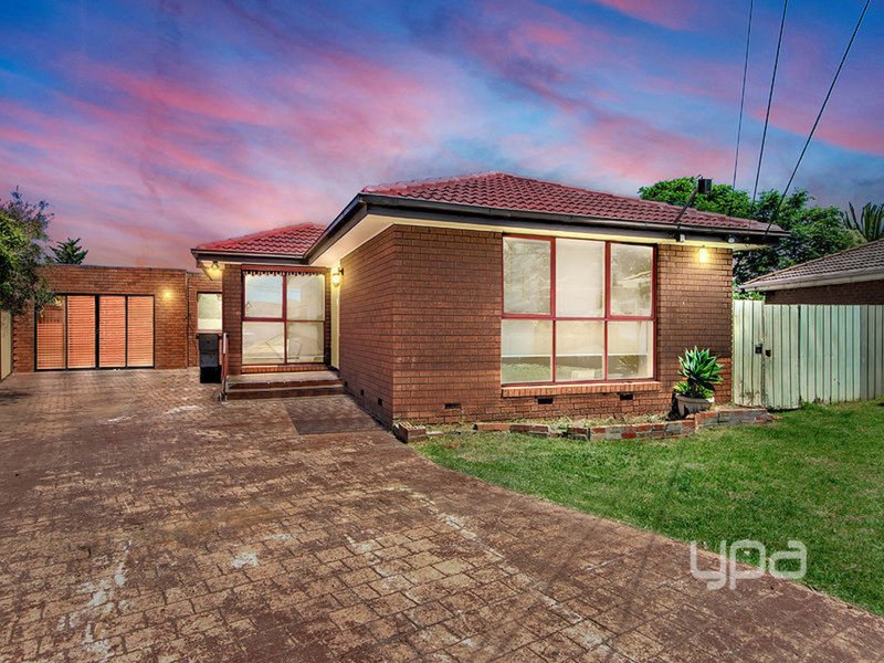 12 Clarice Close, St Albans VIC 3021