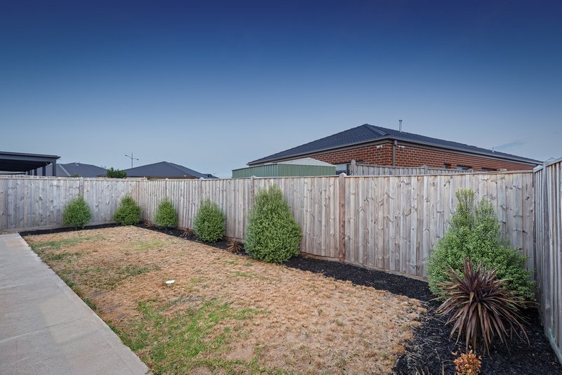 Photo - 12 Clavell Crescent, Wollert VIC 3750 - Image 11