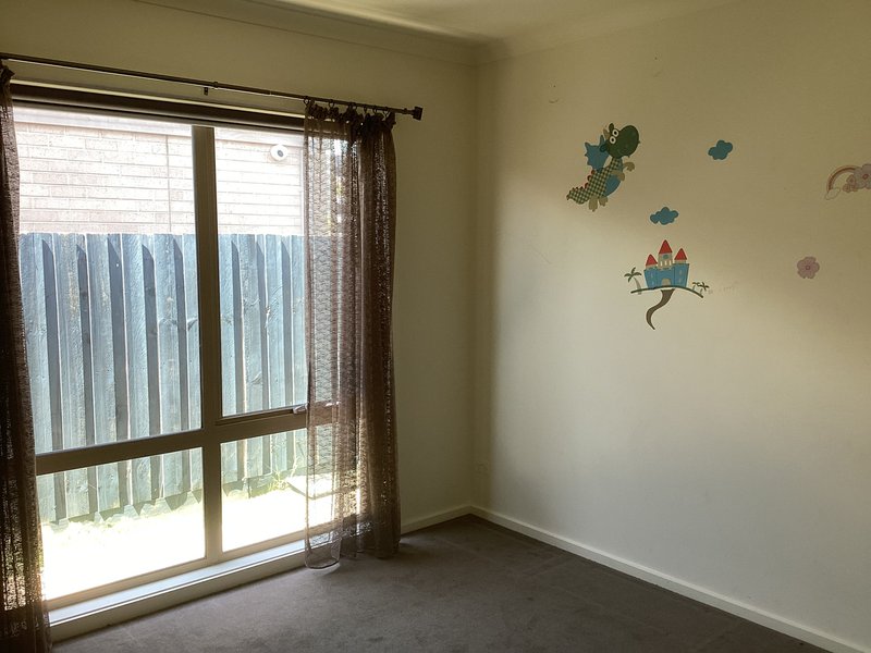 Photo - 12 Cleeland Court, Roxburgh Park VIC 3064 - Image 10