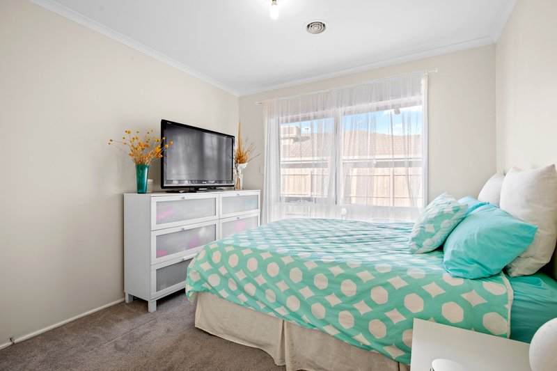 Photo - 12 Clendon Court, Hoppers Crossing VIC 3029 - Image 9