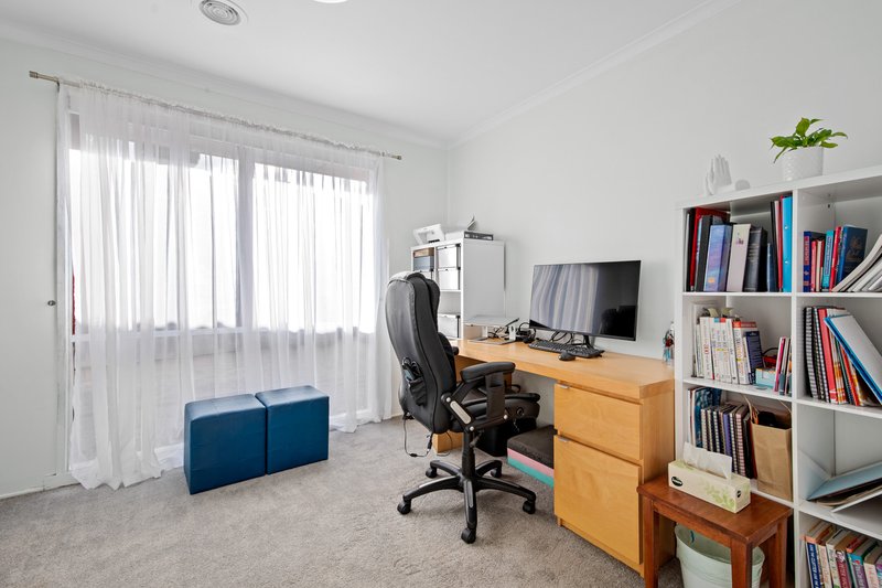 Photo - 12 Clendon Court, Hoppers Crossing VIC 3029 - Image 10