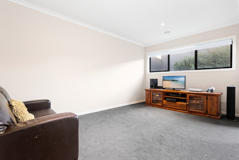 Photo - 12 Clyde Road, Mernda VIC 3754 - Image 5