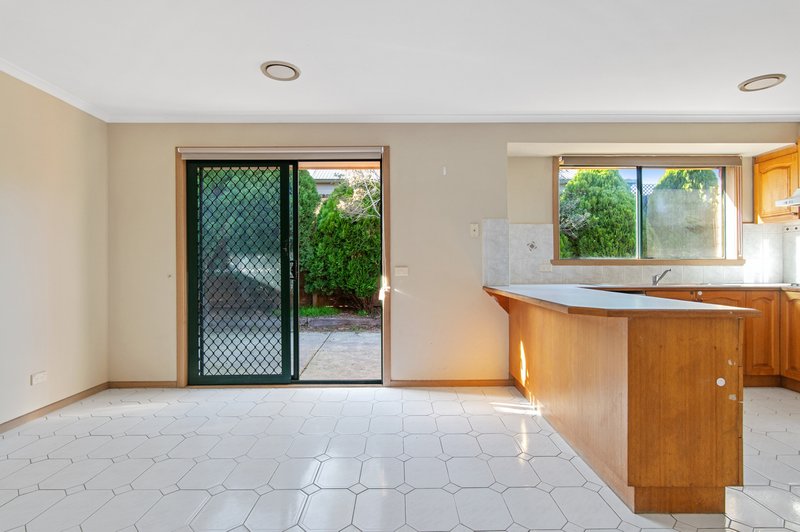 Photo - 12 Clydebank Court, Rowville VIC 3178 - Image 2