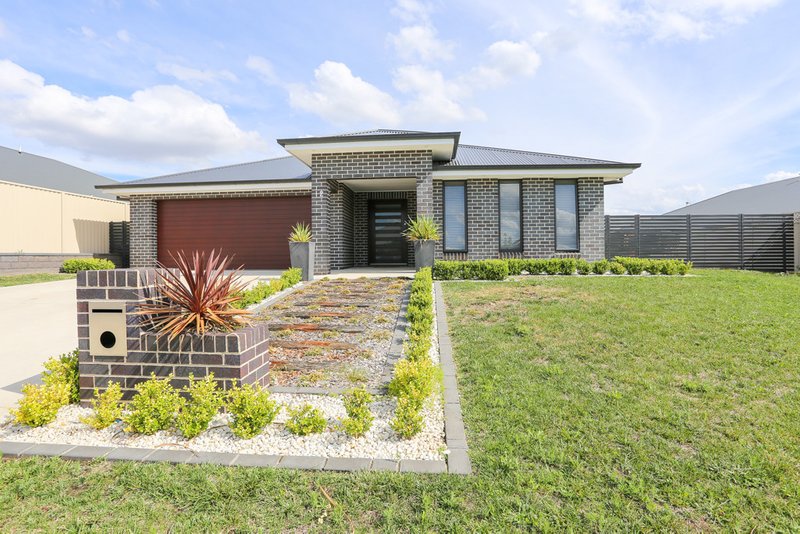 12 Coates Drive, Kelso NSW 2795