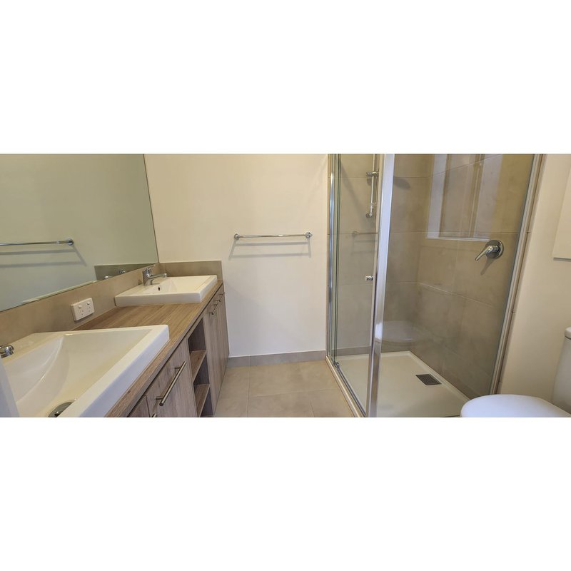 Photo - 12 Codrington Road, Truganina VIC 3029 - Image 5