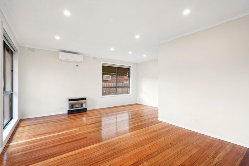 Photo - 12 Columbia Street, Oakleigh South VIC 3167 - Image 3