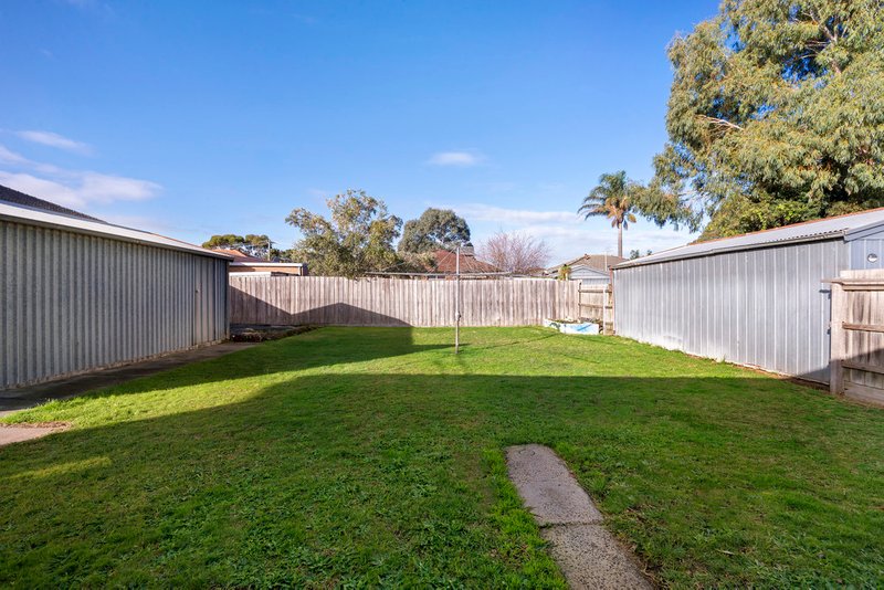 Photo - 12 Columbia Street, Oakleigh South VIC 3167 - Image 8