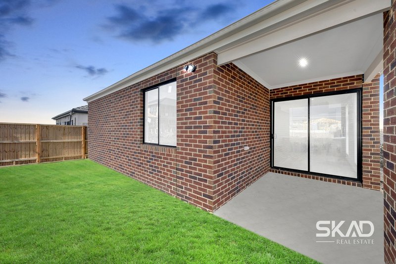 Photo - 12 Commonwealth Circuit, Donnybrook VIC 3064 - Image 11