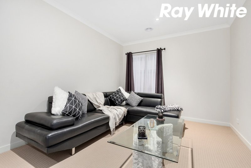 Photo - 12 Compton Way, Clyde North VIC 3978 - Image 4