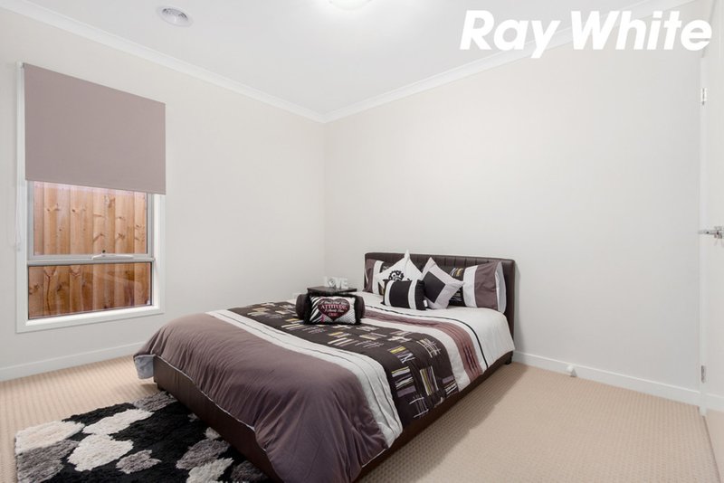 Photo - 12 Compton Way, Clyde North VIC 3978 - Image 10