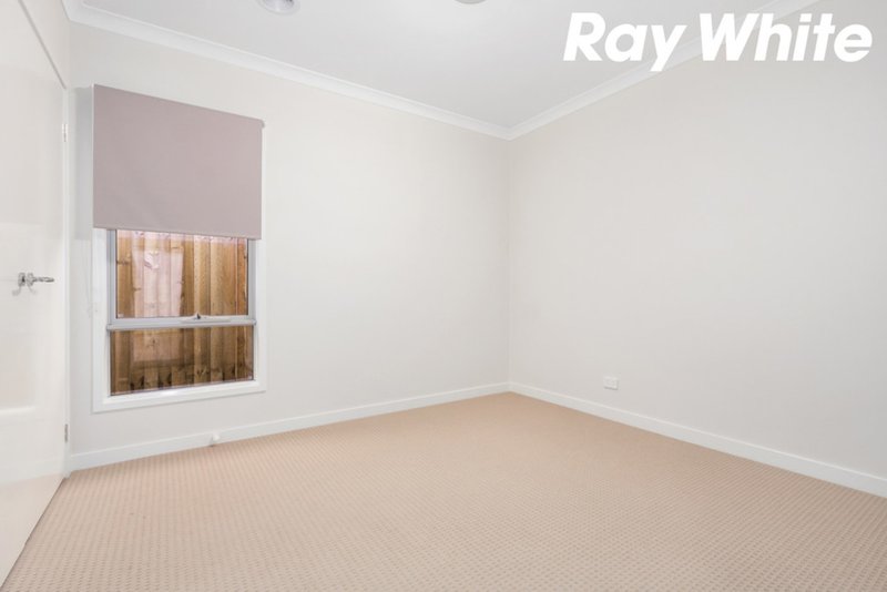 Photo - 12 Compton Way, Clyde North VIC 3978 - Image 11