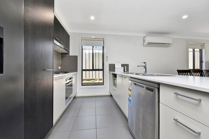 Photo - 12 Concord Circuit, Cliftleigh NSW 2321 - Image 2