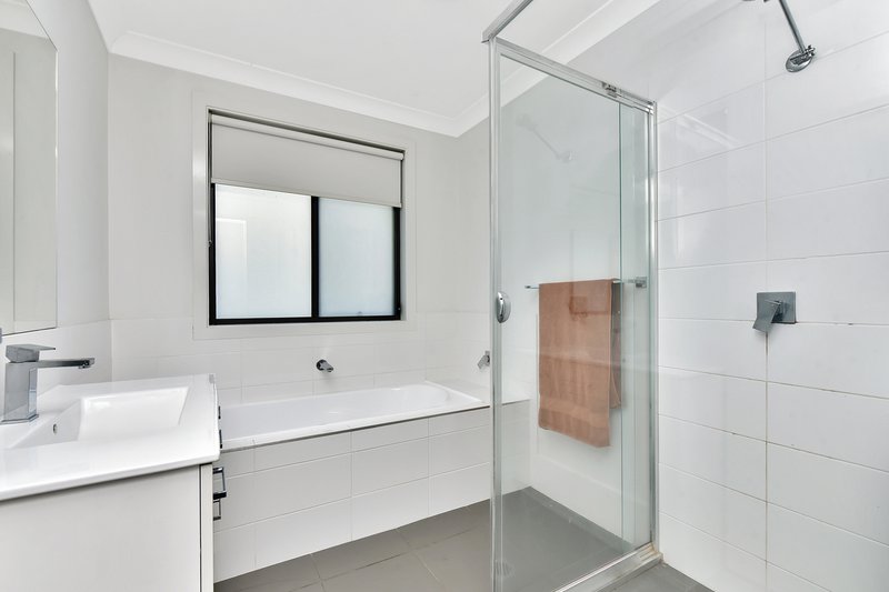 Photo - 12 Concord Circuit, Cliftleigh NSW 2321 - Image 11