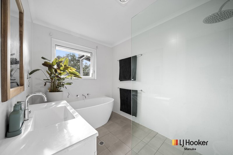 Photo - 12 Coobina Place, Fisher ACT 2611 - Image 10