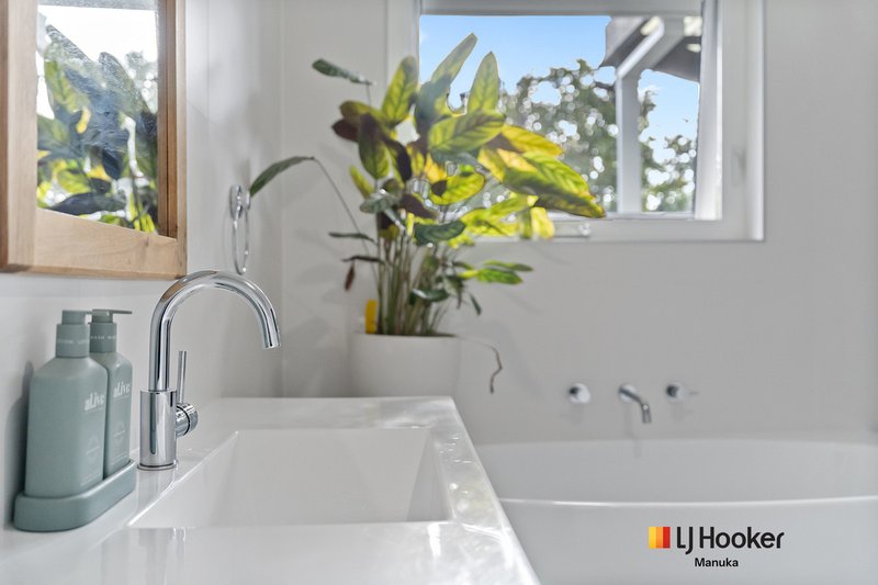 Photo - 12 Coobina Place, Fisher ACT 2611 - Image 12