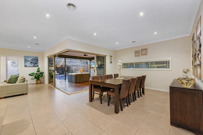 Photo - 12 Coogee Drive, Taylors Hill VIC 3037 - Image 18