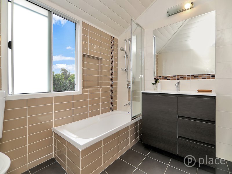 Photo - 12 Cook Street, Oxley QLD 4075 - Image 11