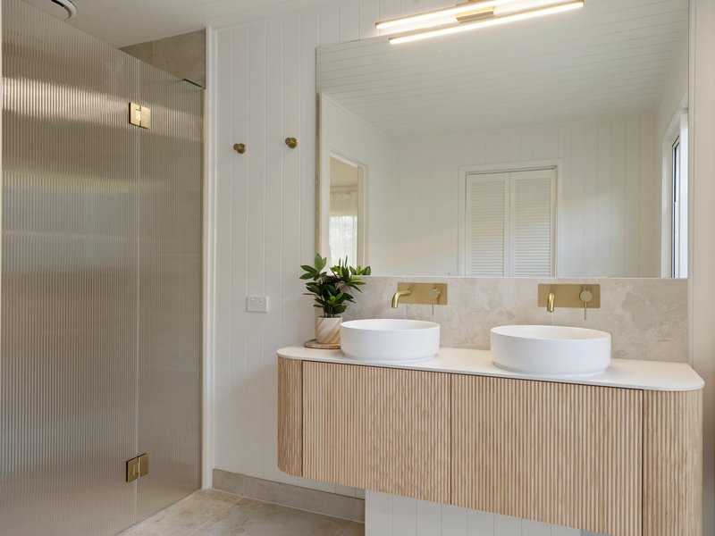 Photo - 12 Coolabah Court, Banora Point NSW 2486 - Image 9