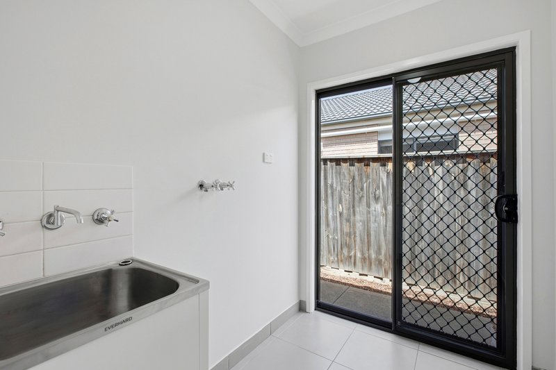 Photo - 12 Corfu Avenue, Tarneit VIC 3029 - Image 20