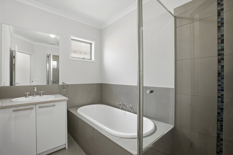Photo - 12 Corfu Avenue, Tarneit VIC 3029 - Image 21
