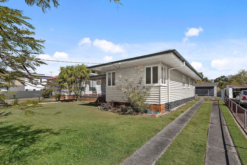 Photo - 12 Corowa Street, Wavell Heights QLD 4012 - Image 5