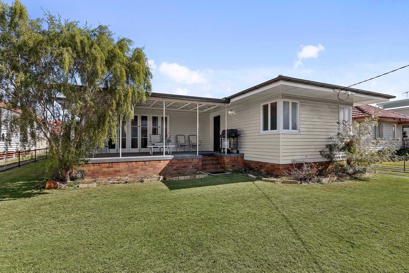 Photo - 12 Corowa Street, Wavell Heights QLD 4012 - Image 6