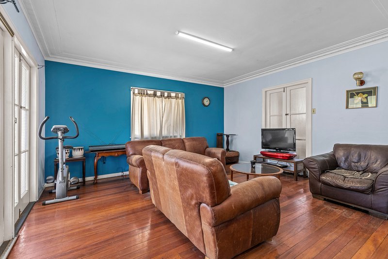 Photo - 12 Corowa Street, Wavell Heights QLD 4012 - Image 9