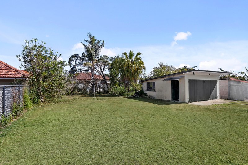 Photo - 12 Corowa Street, Wavell Heights QLD 4012 - Image 16