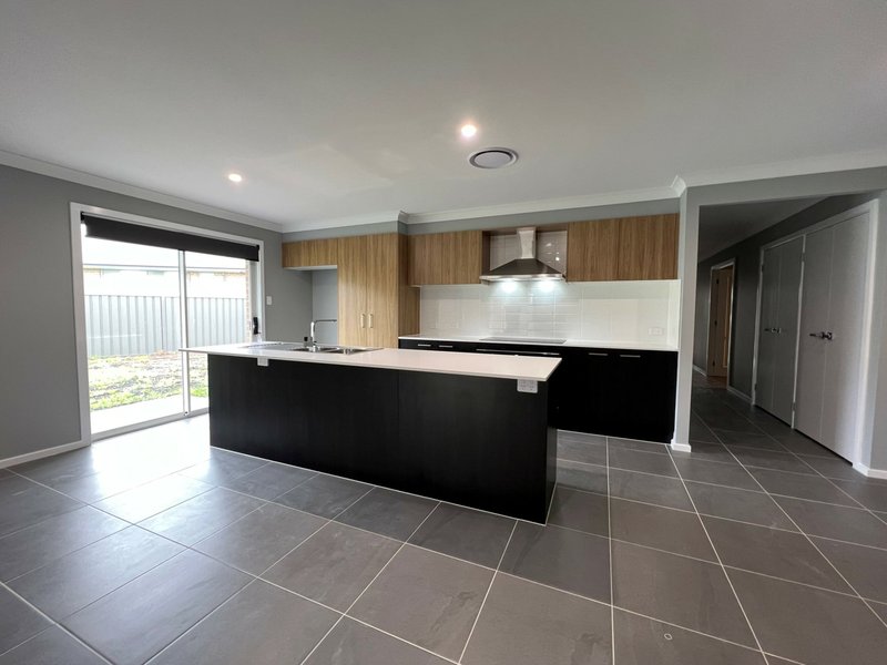 Photo - 12 Corymbia Circuit, Heddon Greta NSW 2321 - Image 3