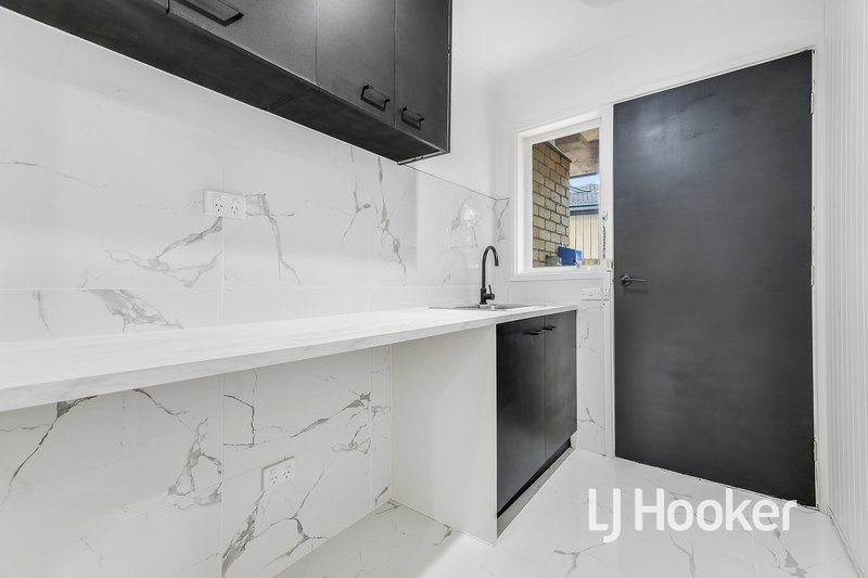 Photo - 12 Cotham Square, Hampton Park VIC 3976 - Image 5