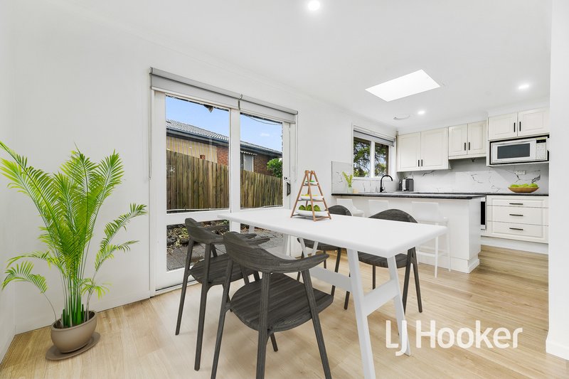 Photo - 12 Cotham Square, Hampton Park VIC 3976 - Image 7