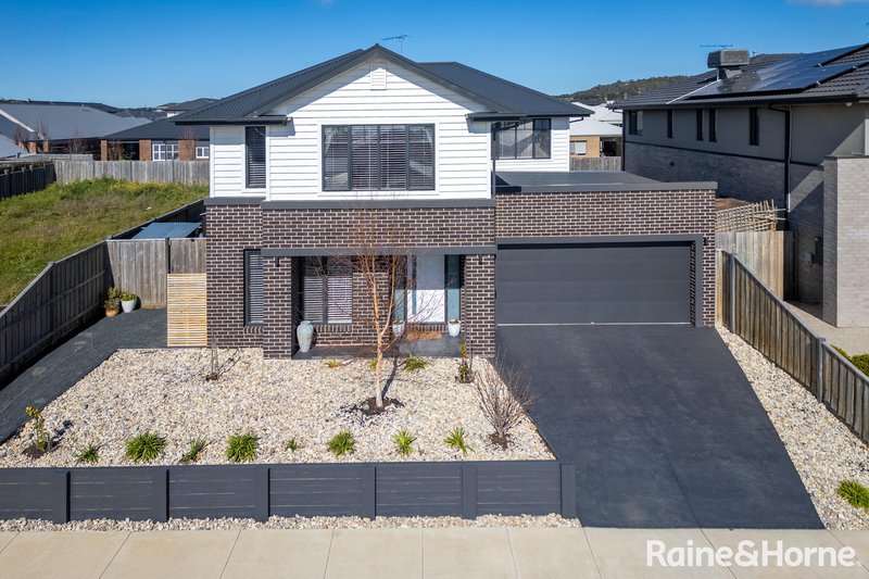 Photo - 12 Cotton Circuit, Gisborne VIC 3437 - Image 1