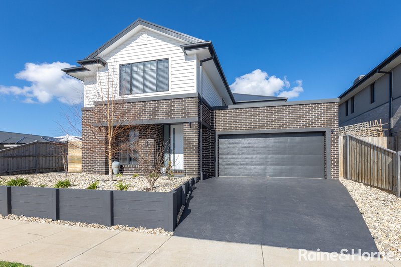 Photo - 12 Cotton Circuit, Gisborne VIC 3437 - Image 2